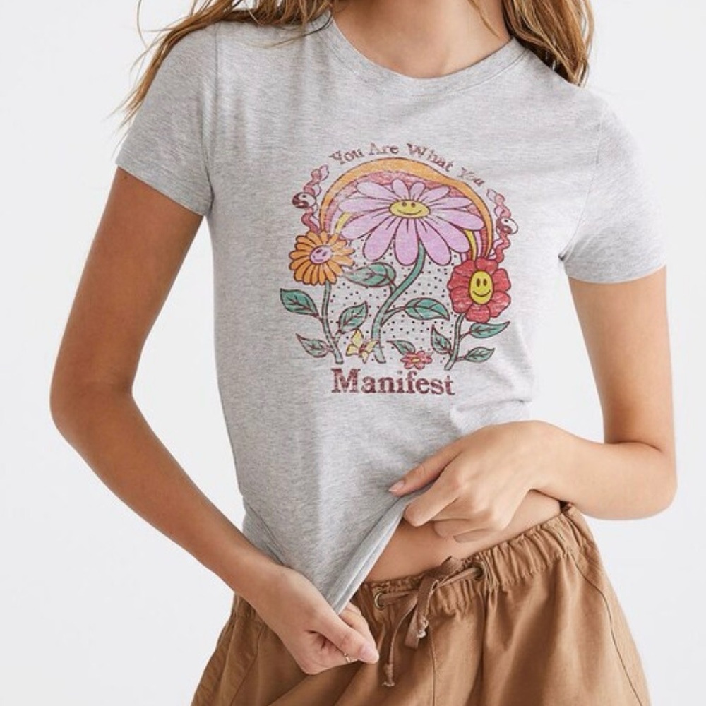 Aeropostale Manifest Daises Graphic Tee
